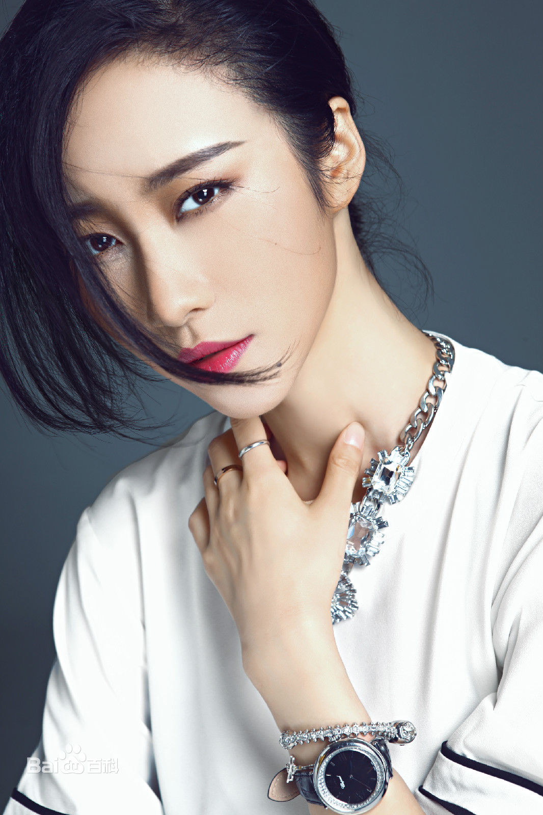 徐荷媛(Hellen)最新照片前后照片