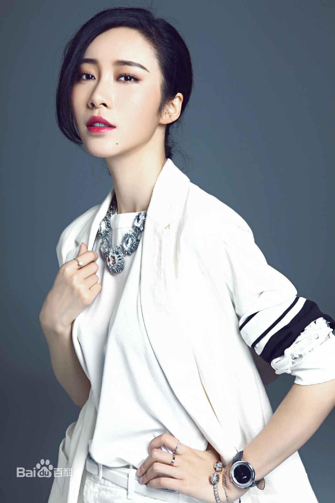 徐荷媛(Hellen)最新照片前后照片