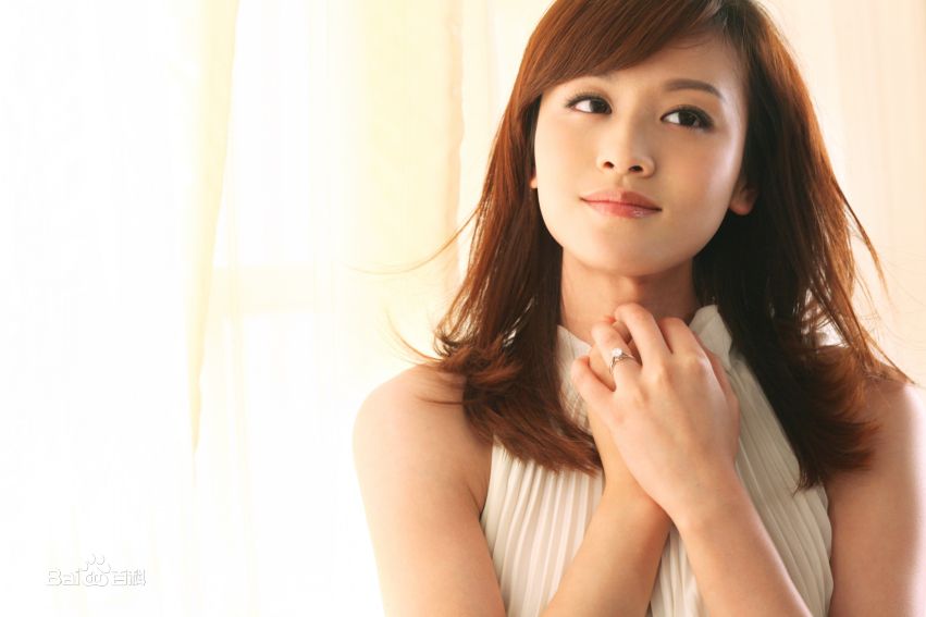 精选叶一茜在《想你的笑》宣传照中的图册