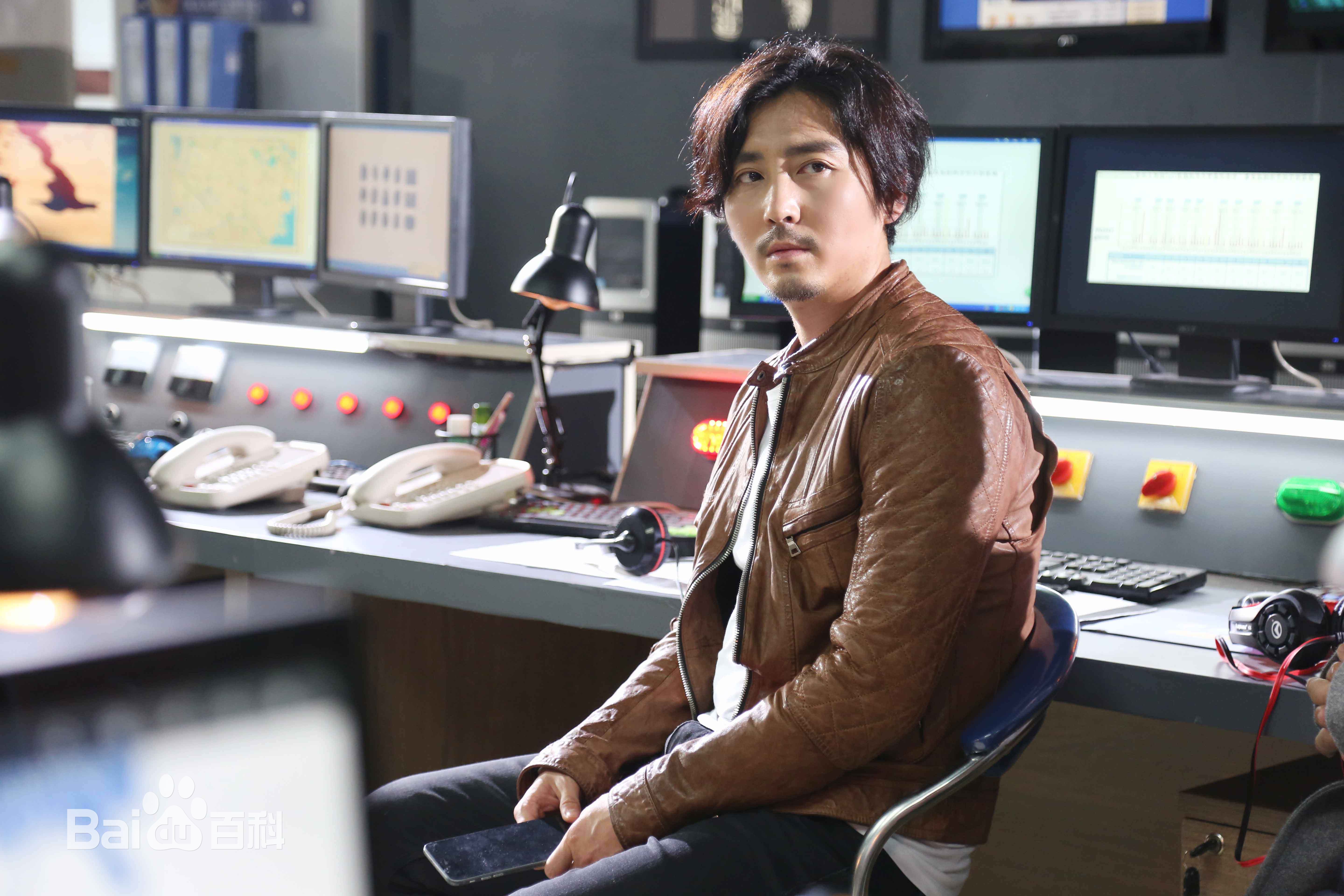 王泷正《白夜追凶》剧照