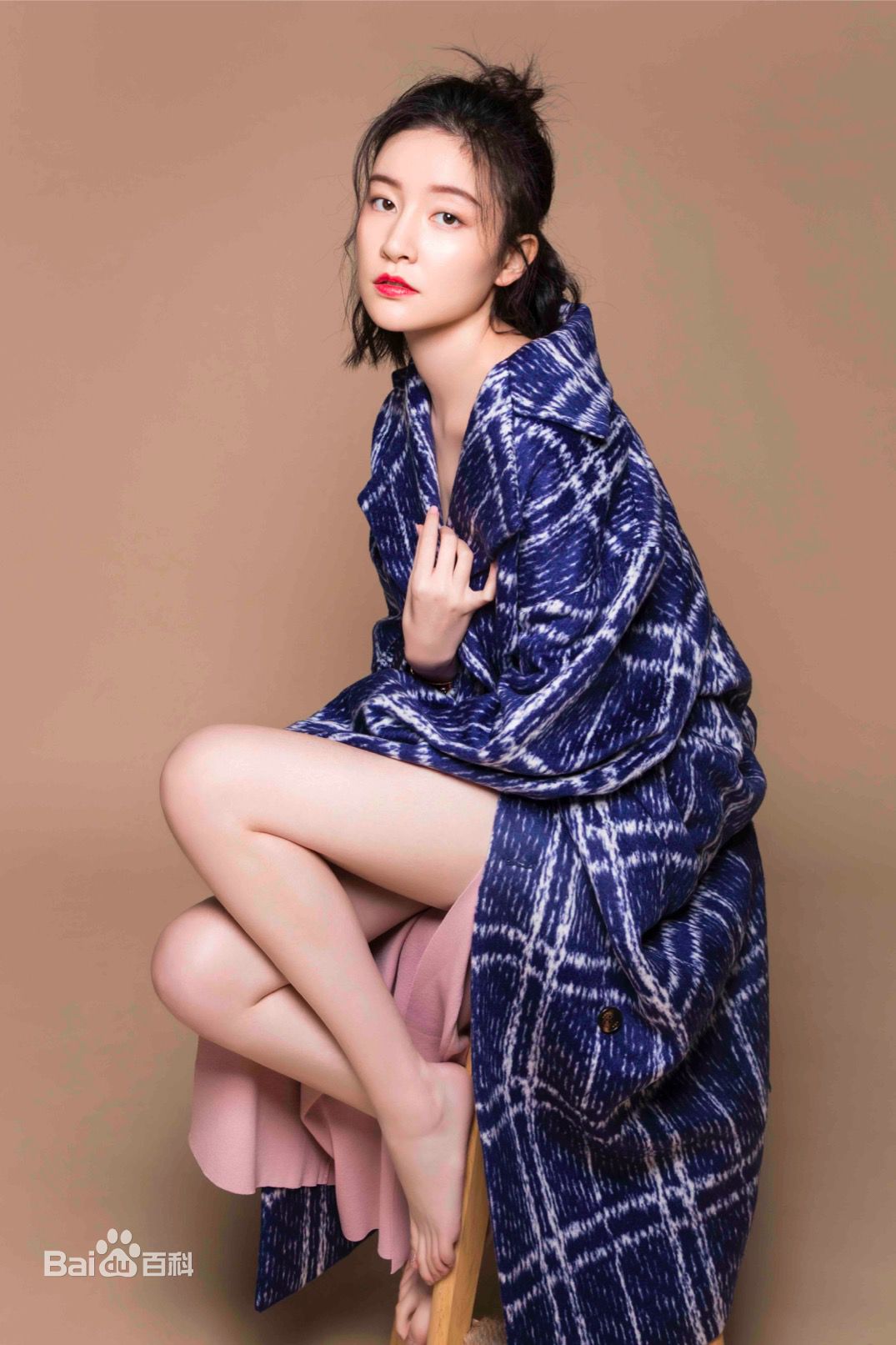 最新崔心心在《娱乐星尚》大片中的壁纸