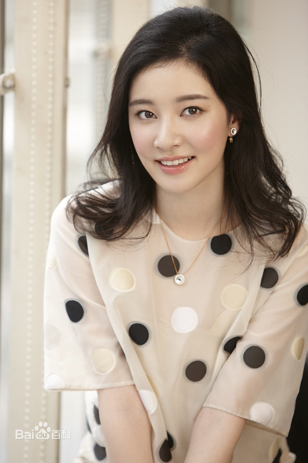 崔心心时尚照性感图片图集