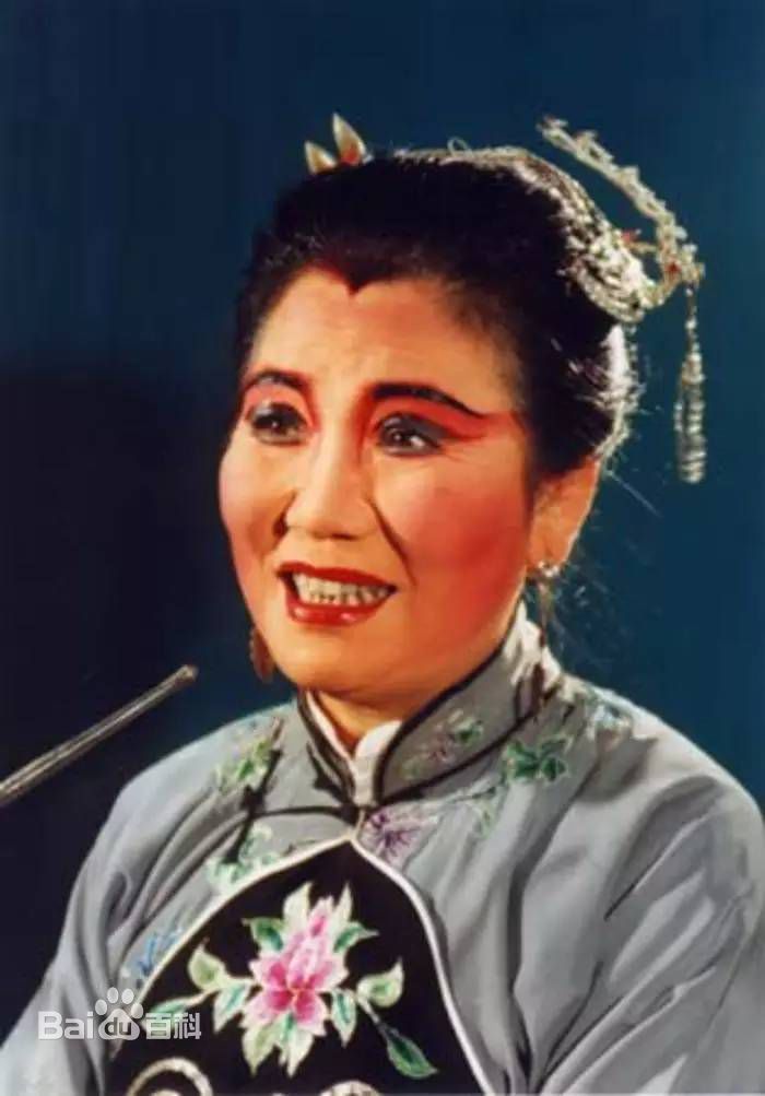 最新赵丽蓉性感图片