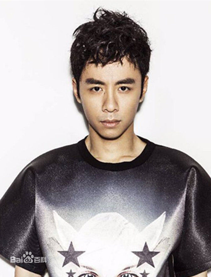 黄艺馨前后照片