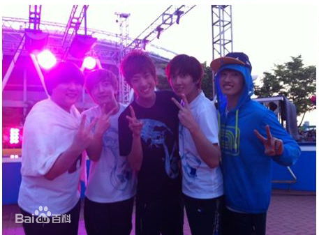 寺田拓哉(Terada Takuya / てらだ たくや / )出发梦之队素颜照壁纸