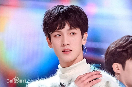 高清李昀锐图片