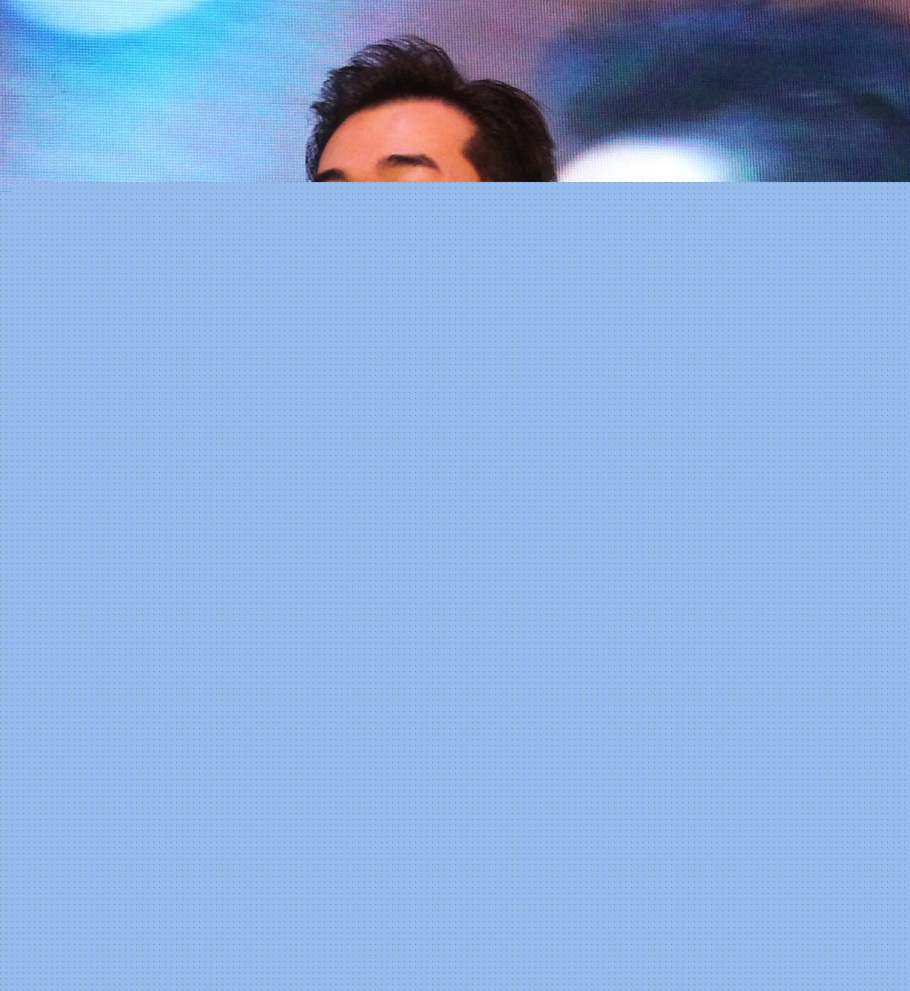 黄成麟(Huang Chenglin)舞台上的前后照片