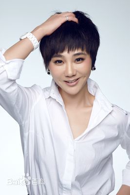 张丹妮帅气知性 素颜照相册