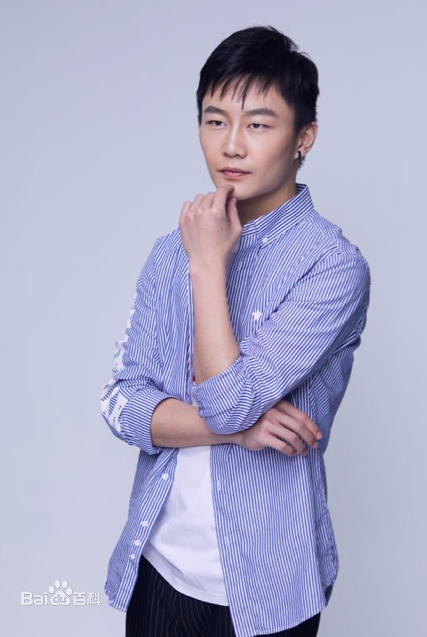 最新刘云龙性感图片