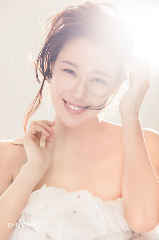 余思潞(Josephine)TMN广告裸图清澈水溶系列壁纸壁纸