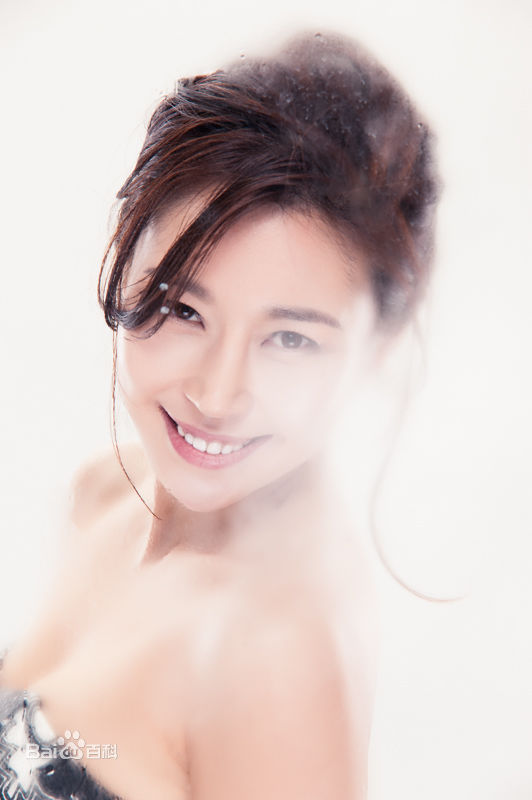 余思潞(Josephine)TMN广告裸图清澈水溶系列壁纸壁纸