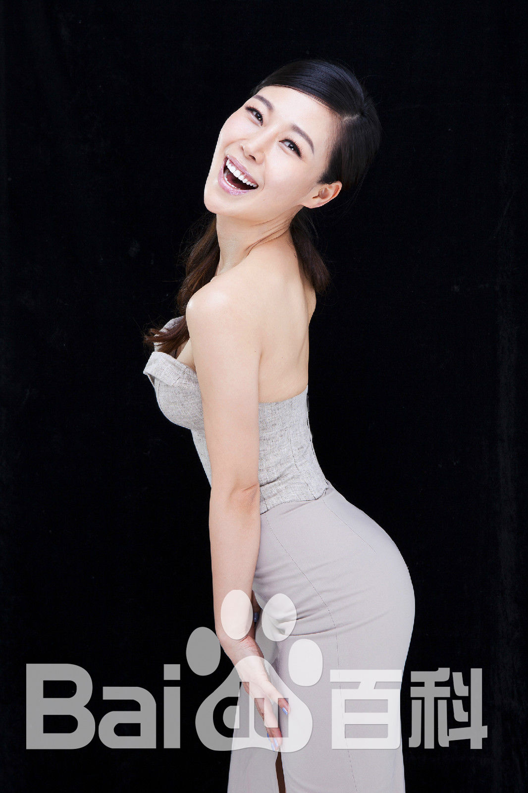 余思潞(Josephine)2015宣传片前后照片