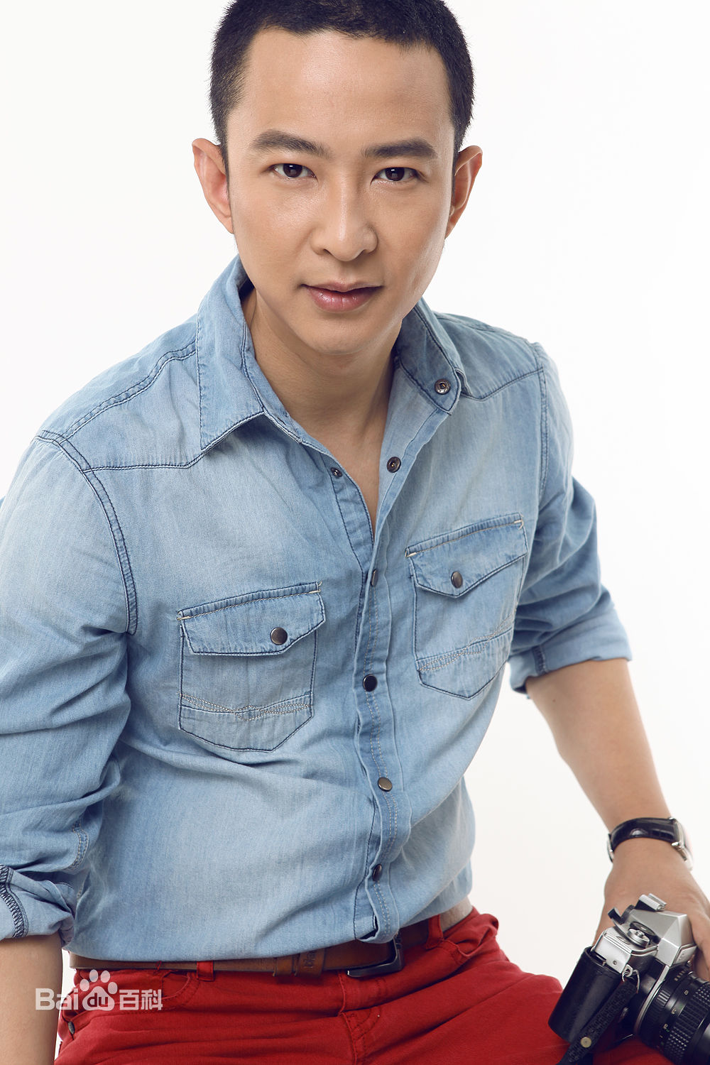 李盟最新个人壁纸