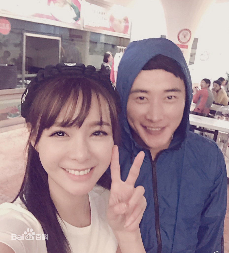 沈梦辰(Shen Mengchen)与众明星素颜照壁纸