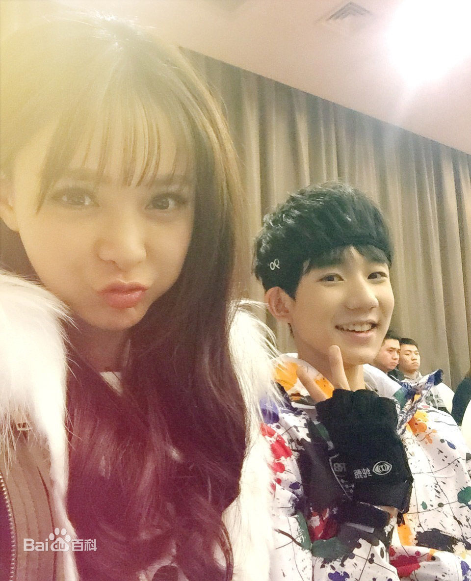 沈梦辰(Shen Mengchen)与众明星素颜照壁纸