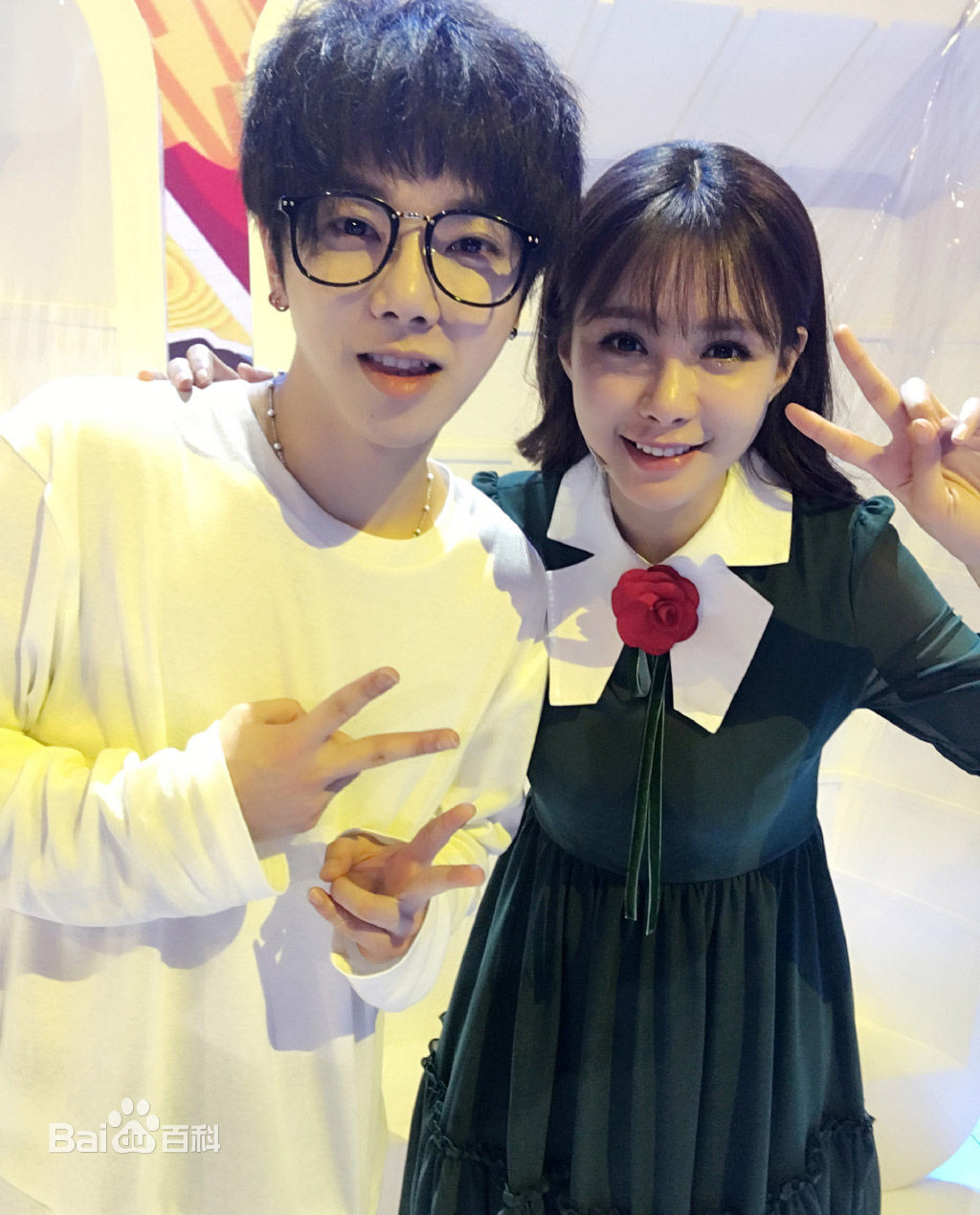 沈梦辰(Shen Mengchen)与众明星素颜照壁纸