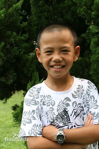 小叮咚演员素颜照相册