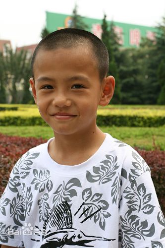 小叮咚演员素颜照相册