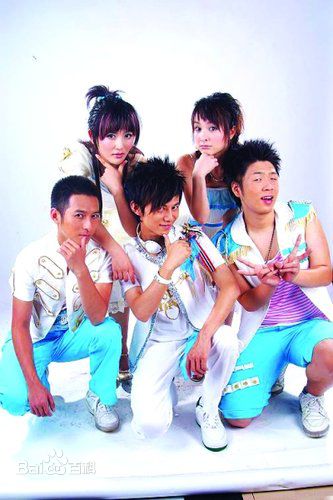 快乐家族(Happy Family)服装生活照相册