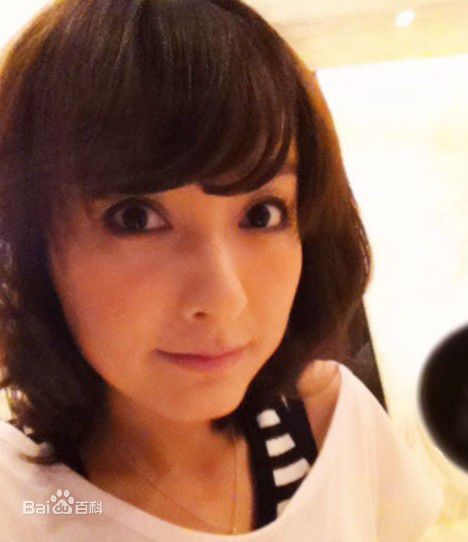 快乐家族(Happy Family)服装生活照相册