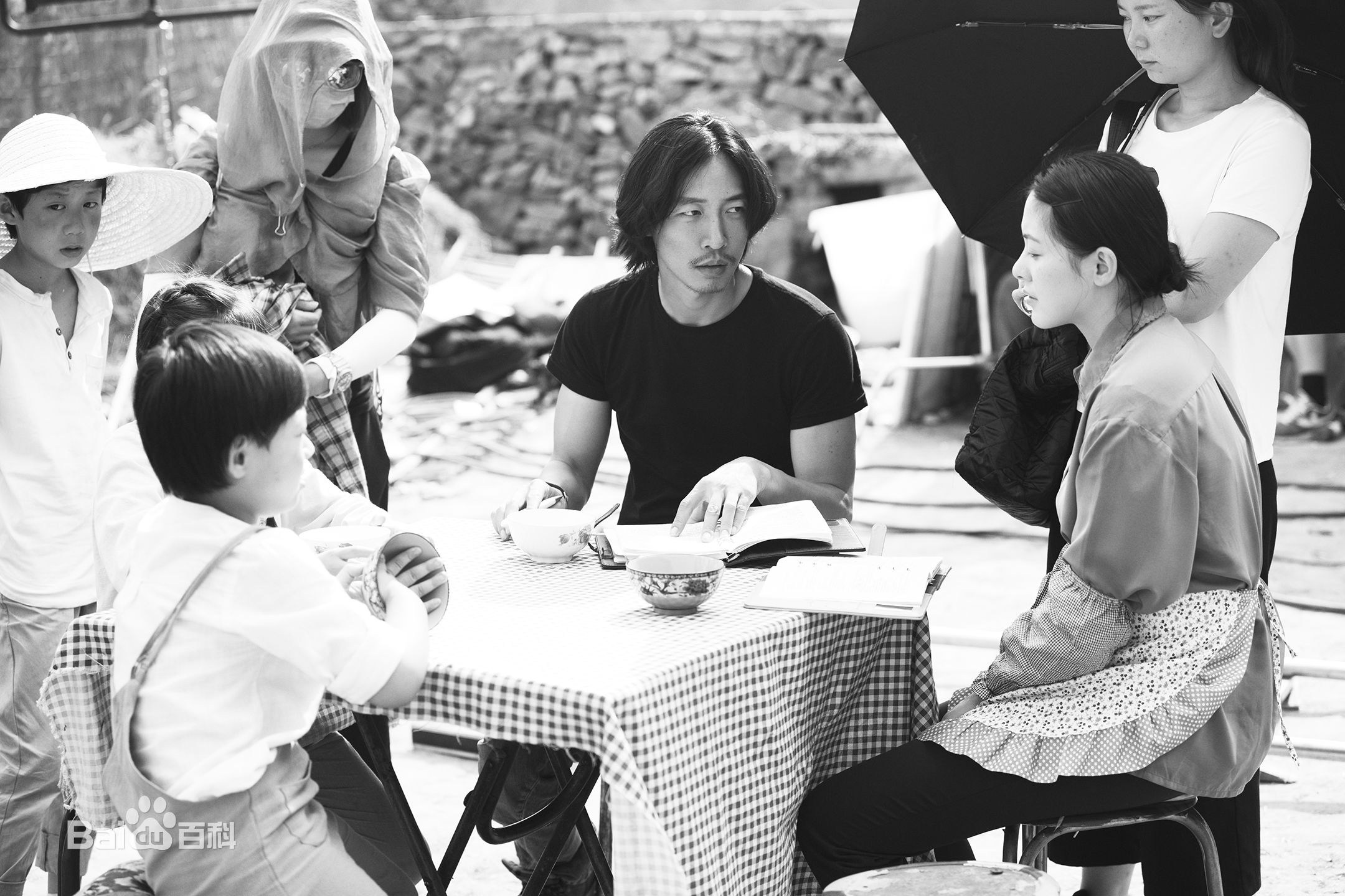 张罗平工作照性感图片壁纸