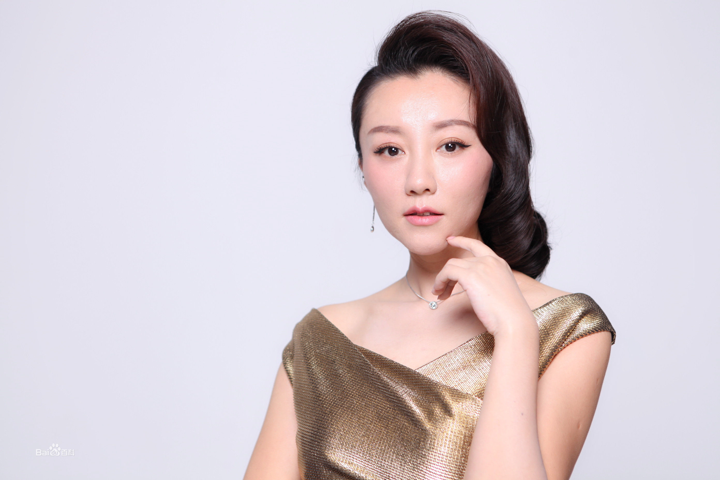 王晴生活演艺照前后照片