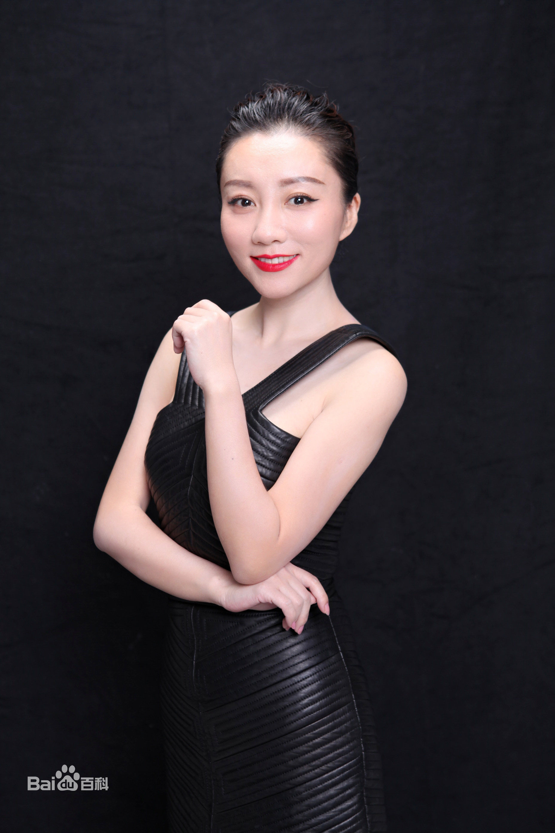 王晴生活演艺照前后照片