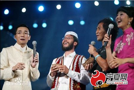 高博主持人生活照