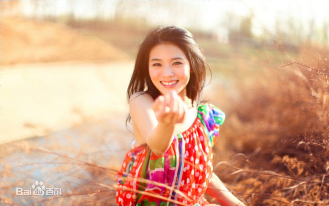 黄英(Huang Ying)灿烂的行走性感图片图集