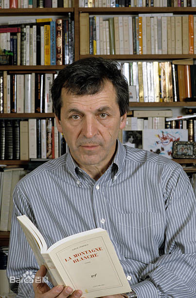 科斯塔·加夫拉斯(Costa-Gavras)个人生活照前后照片