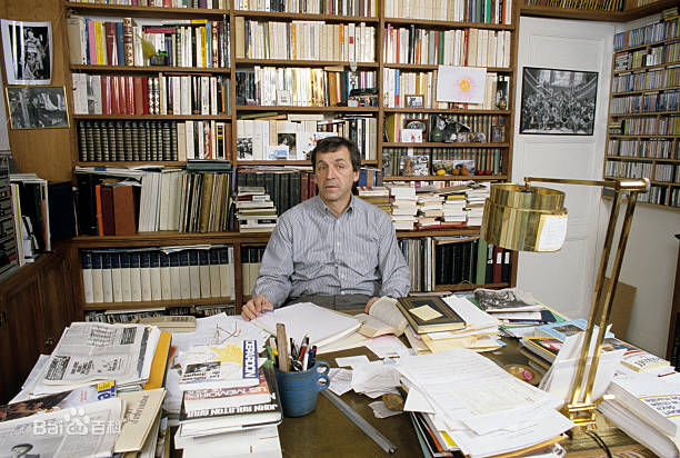 科斯塔·加夫拉斯(Costa-Gavras)个人生活照前后照片