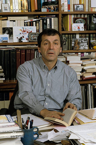 科斯塔·加夫拉斯(Costa-Gavras)个人生活照前后照片