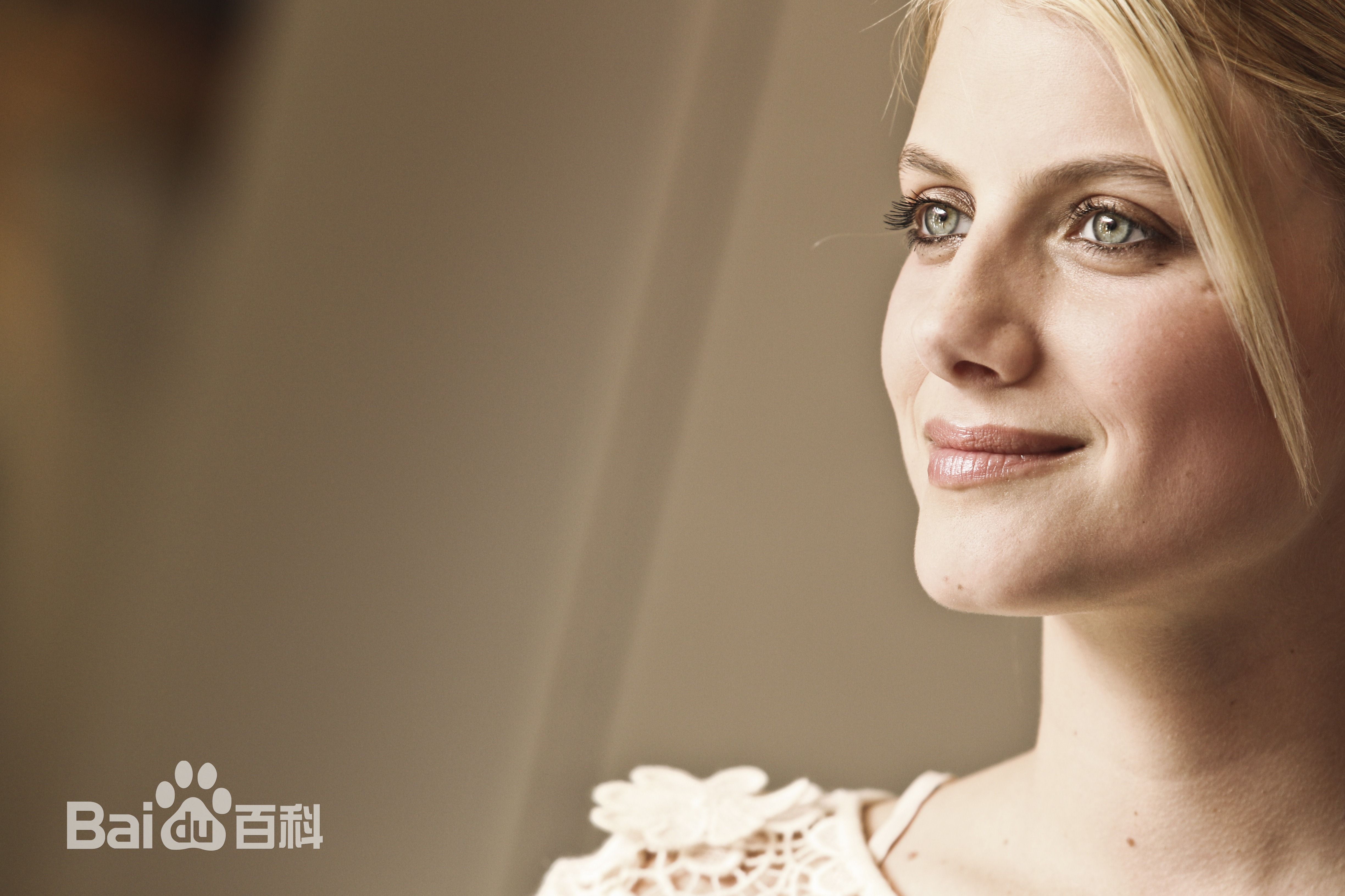 高清梅拉尼·罗兰(Mélanie Laurent)精彩图册