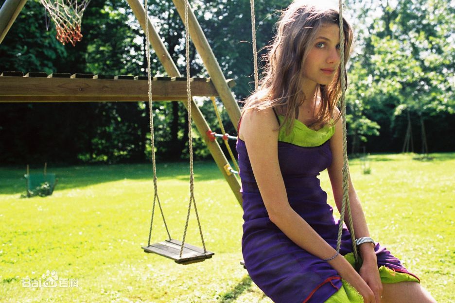 精选梅拉尼·罗兰(Mélanie Laurent)精彩图册