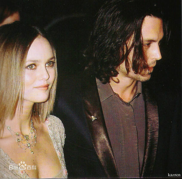 凡妮莎·帕拉迪斯(Vanessa Paradis)约翰尼和凡妮莎生活照