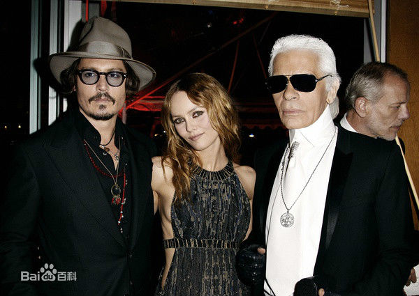 凡妮莎·帕拉迪斯(Vanessa Paradis)约翰尼和凡妮莎生活照