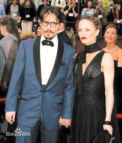 凡妮莎·帕拉迪斯(Vanessa Paradis)约翰尼和凡妮莎生活照