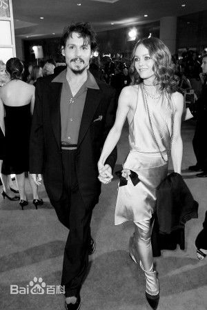 凡妮莎·帕拉迪斯(Vanessa Paradis)约翰尼和凡妮莎生活照