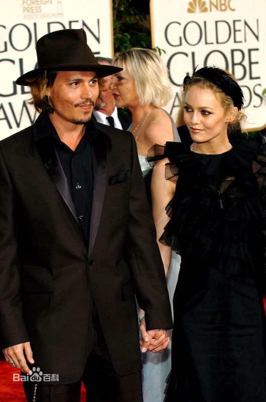 凡妮莎·帕拉迪斯(Vanessa Paradis)约翰尼和凡妮莎生活照