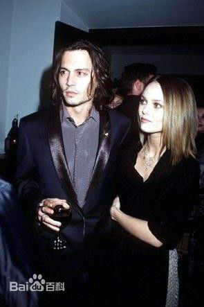 凡妮莎·帕拉迪斯(Vanessa Paradis)约翰尼和凡妮莎生活照