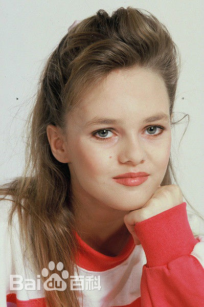 凡妮莎·帕拉迪斯(Vanessa Paradis)年轻时的图册