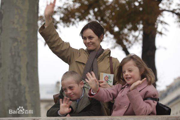 最新凡妮莎·帕拉迪斯(Vanessa Paradis)性感图片