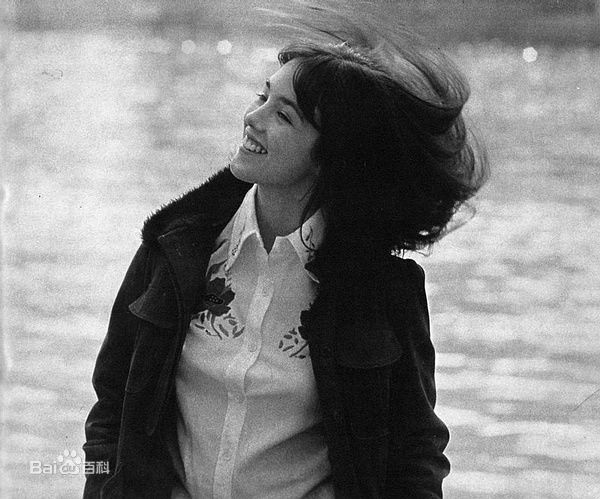 伊莎贝尔·雅斯敏·阿佳妮(Isabelle Yaine Adjani)早年