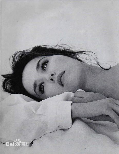 伊莎贝尔·雅斯敏·阿佳妮(Isabelle Yaine Adjani)早年