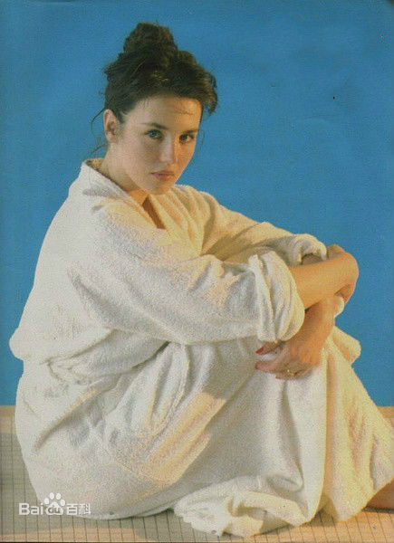 伊莎贝尔·雅斯敏·阿佳妮(Isabelle Yaine Adjani)早年