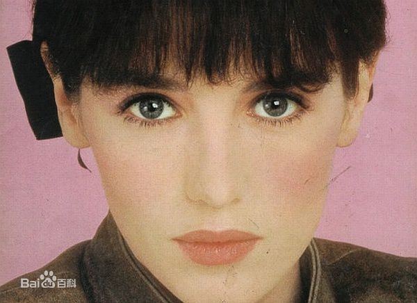 伊莎贝尔·雅斯敏·阿佳妮(Isabelle Yaine Adjani)早年
