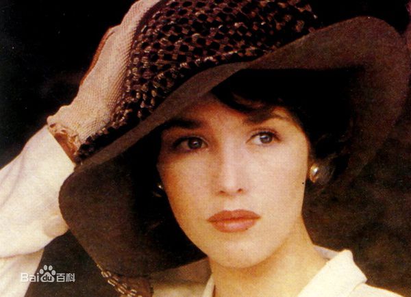 伊莎贝尔·雅斯敏·阿佳妮(Isabelle Yaine Adjani)早年