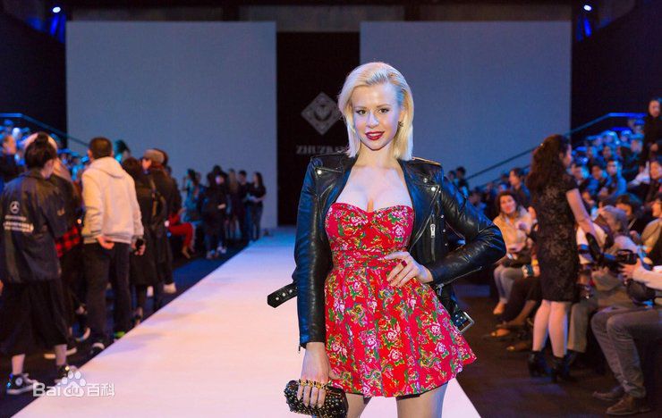 梦丽(Maria Makarenko)红毯照片图片图册