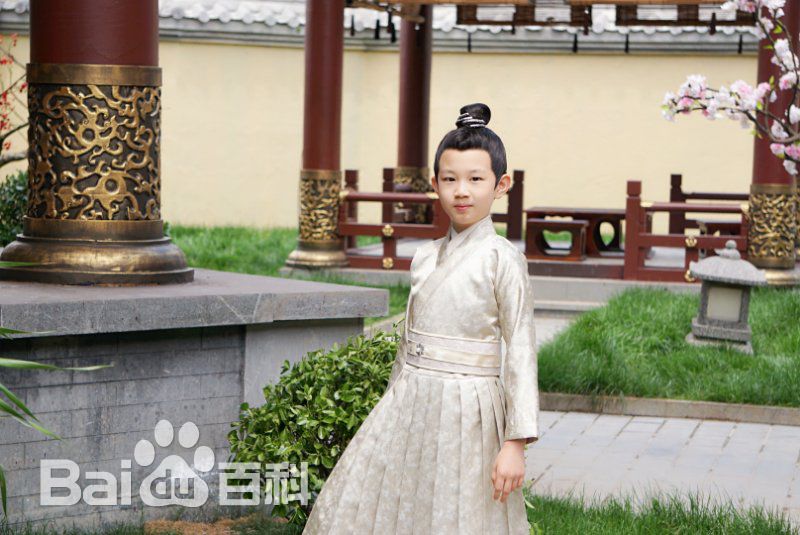 于垚参加电视剧拍摄素颜照壁纸