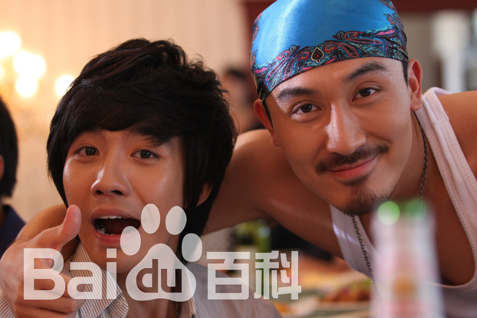 赵煊合影素颜照壁纸